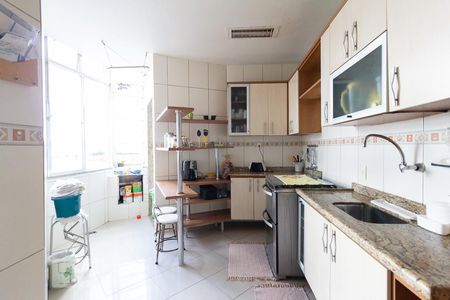 Apartamento à venda com 77m², 2 quartos e sem vagaCozinha