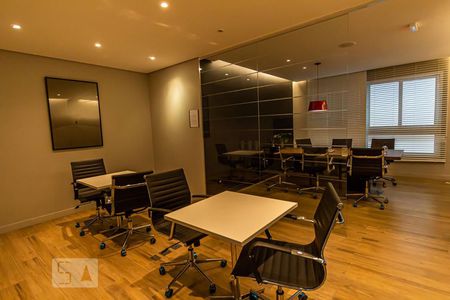 Studio para alugar com 22m², 1 quarto e sem vaga Studio para alugar com 22m², 1 quarto e sem vagaSala de reuniões