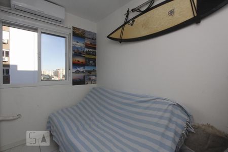 QUARTO 1 de apartamento à venda com 2 quartos, 60m² em Passo da Areia, Porto Alegre