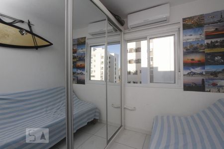 QUARTO 1 de apartamento à venda com 2 quartos, 60m² em Passo da Areia, Porto Alegre