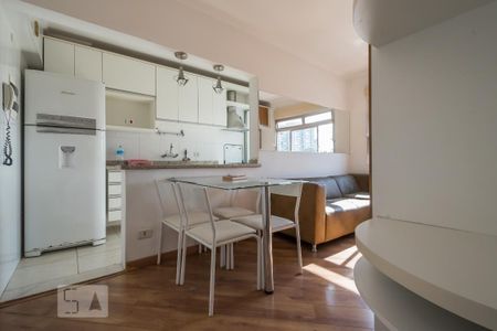 Sala de apartamento para alugar com 1 quarto, 50m² em Campo Belo, São Paulo