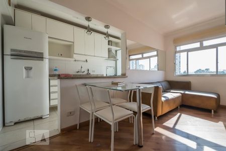 Sala de apartamento para alugar com 1 quarto, 50m² em Campo Belo, São Paulo