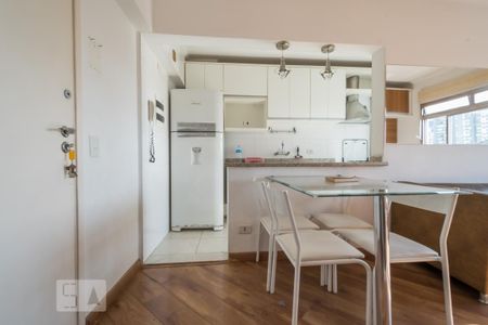 Sala de apartamento para alugar com 1 quarto, 50m² em Campo Belo, São Paulo