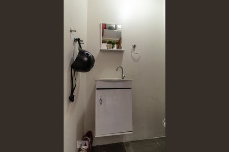 Apartamento à venda com 86m², 2 quartos e sem vaga Apartamento à venda com 86m², 2 quartos e sem vagaBanheiro de serviço