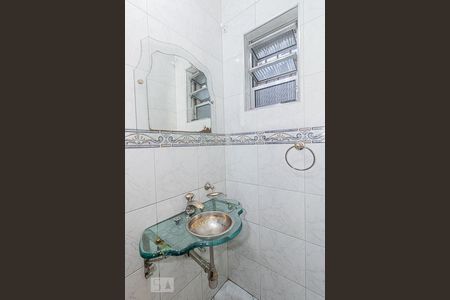 Casa à venda com 220m², 3 quartos e 2 vagas Casa à venda com 220m², 3 quartos e 2 vagasLavabo