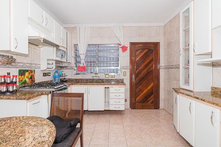 Casa à venda com 220m², 3 quartos e 2 vagas Casa à venda com 220m², 3 quartos e 2 vagasCozinha