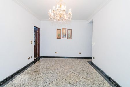 Casa à venda com 220m², 3 quartos e 2 vagas Casa à venda com 220m², 3 quartos e 2 vagasSala de Jantar