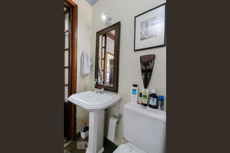 Apartamento à venda com 104m², 2 quartos e sem vaga Apartamento à venda com 104m², 2 quartos e sem vagaBanheiro