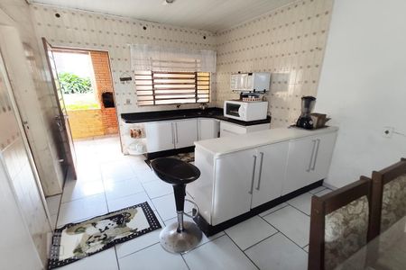 Casa à venda com 173m², 3 quartos e 3 vagas Casa à venda com 173m², 3 quartos e 3 vagasCozinha