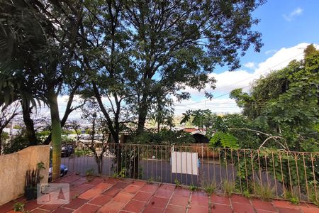 Casa à venda com 173m², 3 quartos e 3 vagas Casa à venda com 173m², 3 quartos e 3 vagasÁrea Externa