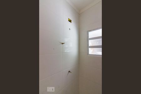 Banheiro de casa de condomínio para alugar com 1 quarto, 35m² em Jardim Paraíso, São Paulo