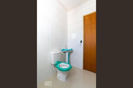 Banheiro de casa de condomínio para alugar com 1 quarto, 35m² em Jardim Paraíso, São Paulo