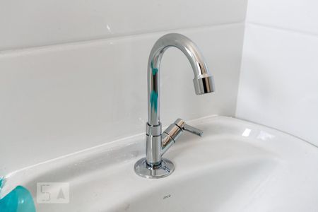 Casa de condomínio para alugar com 35m², 1 quarto e sem vagaBanheiro