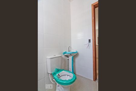 Banheiro de casa de condomínio para alugar com 1 quarto, 35m² em Jardim Paraíso, São Paulo