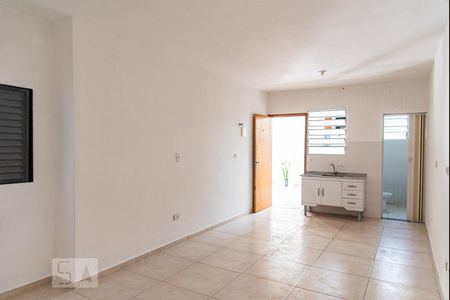 Cozinha de kitnet/studio para alugar com 1 quarto, 24m² em Jardim Santa Cruz (sacomã), São Paulo