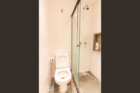 Casa à venda com 170m², 4 quartos e 2 vagas Casa à venda com 170m², 4 quartos e 2 vagasBanheiro