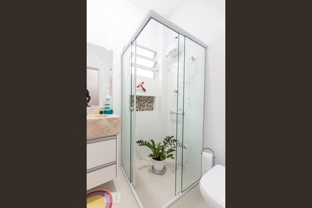 Casa à venda com 170m², 4 quartos e 2 vagas Casa à venda com 170m², 4 quartos e 2 vagasBanheiro