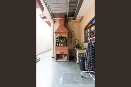 Casa à venda com 170m², 4 quartos e 2 vagas Casa à venda com 170m², 4 quartos e 2 vagasChurrasqueira