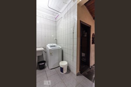 Casa à venda com 170m², 4 quartos e 2 vagas Casa à venda com 170m², 4 quartos e 2 vagasÁrea de Serviço