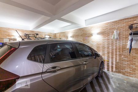 Casa à venda com 170m², 4 quartos e 2 vagas Casa à venda com 170m², 4 quartos e 2 vagasGaragem