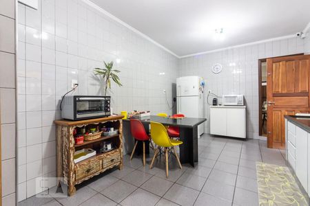 Casa à venda com 170m², 4 quartos e 2 vagas Casa à venda com 170m², 4 quartos e 2 vagasCozinha