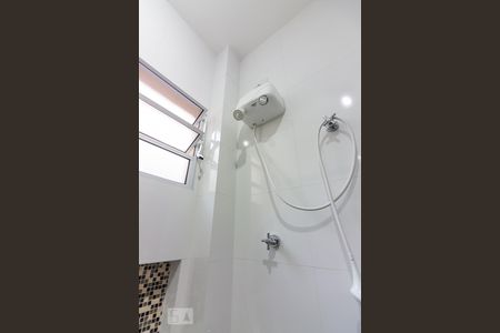 Casa à venda com 170m², 4 quartos e 2 vagas Casa à venda com 170m², 4 quartos e 2 vagasBanheiro