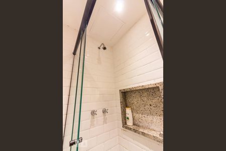 Casa à venda com 170m², 4 quartos e 2 vagas Casa à venda com 170m², 4 quartos e 2 vagasBanheiro