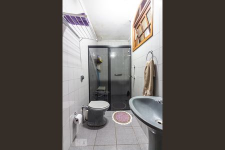 Casa à venda com 170m², 4 quartos e 2 vagas Casa à venda com 170m², 4 quartos e 2 vagasBanheiro