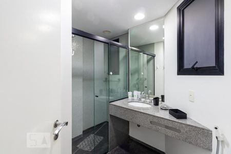Banheiro Suite de apartamento à venda com 1 quarto, 47m² em Itaim Bibi, São Paulo