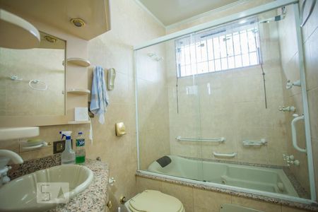 Casa à venda com 360m², 4 quartos e 4 vagasBanheiro Suite 2