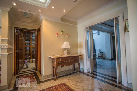 Hall de casa à venda com 4 quartos, 360m² em Vila Alexandria, São Paulo