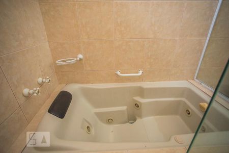 Casa à venda com 360m², 4 quartos e 4 vagasBanheiro 3 - Banheira 