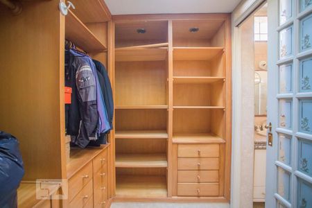 Casa à venda com 360m², 4 quartos e 4 vagasCloset da Suite 1