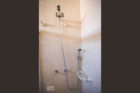 Casa à venda com 360m², 4 quartos e 4 vagasBanheiro Suite 1 - Chuveiro