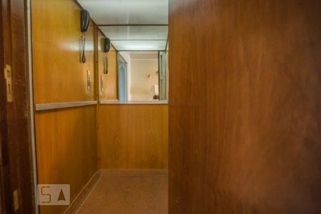 Hall - Elevador de casa à venda com 4 quartos, 360m² em Vila Alexandria, São Paulo