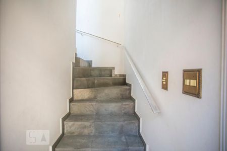 Casa à venda com 360m², 4 quartos e 4 vagasEscadas