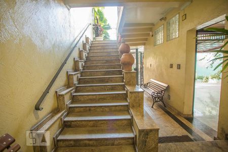 Casa à venda com 360m², 4 quartos e 4 vagasEntrada - Escadas