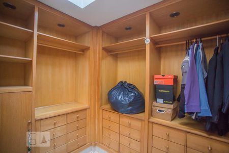 Casa à venda com 360m², 4 quartos e 4 vagasCloset da Suite 1