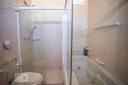 Casa à venda com 360m², 4 quartos e 4 vagasBanheiro Suite 1