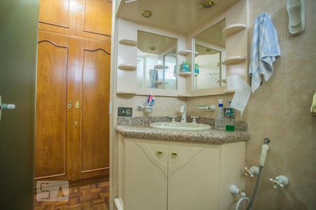 Casa à venda com 360m², 4 quartos e 4 vagasBanheiro Suite 2 