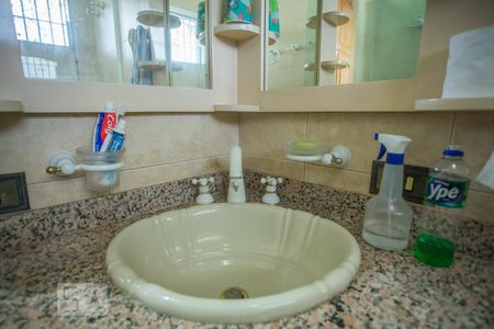 Casa à venda com 360m², 4 quartos e 4 vagasBanheiro Suite 2 - Torneira