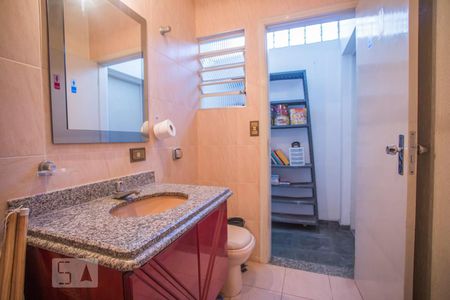 Casa à venda com 360m², 4 quartos e 4 vagasBanheiro de Serviço 2