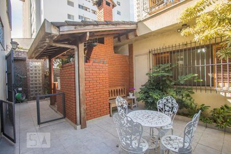 Casa à venda com 360m², 4 quartos e 4 vagasQuintal