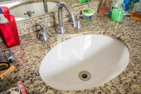 Apartamento à venda com 128m², 3 quartos e 3 vagasBanheiro Suíte - Torneira