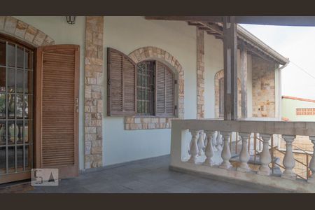 Casa à venda com 285m², 6 quartos e 2 vagasÁrea Externa