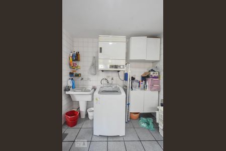 Casa à venda com 190m², 4 quartos e 2 vagasLavanderia