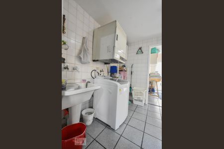 Casa à venda com 190m², 4 quartos e 2 vagasLavanderia