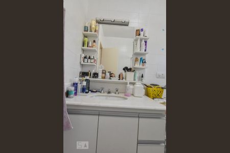 Casa à venda com 190m², 4 quartos e 2 vagasBanheiro 02