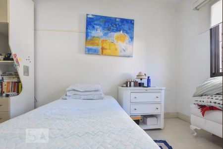 Casa à venda com 190m², 4 quartos e 2 vagasSuíte 01
