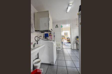 Casa à venda com 190m², 4 quartos e 2 vagasLavanderia